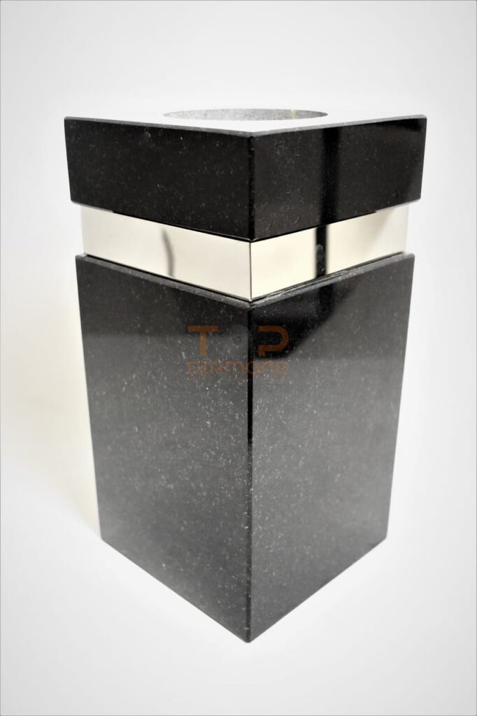 WAZON GRANITOWY KWADRATOWY SZWED Z WSTAWKĄ