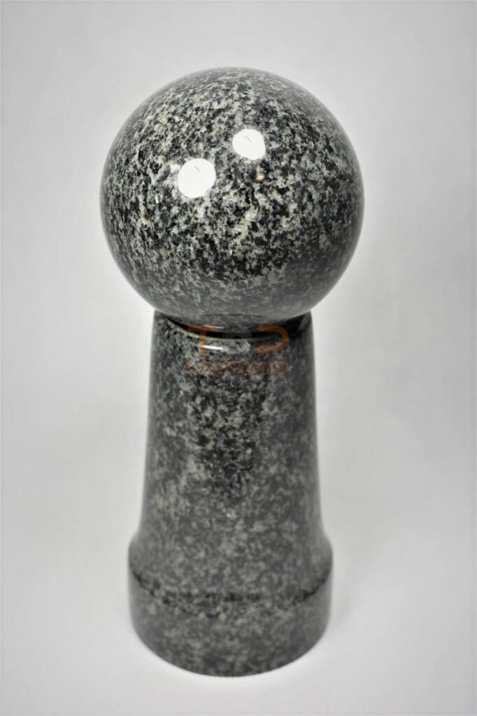 KULA GRANITOWA IMPALA 10cm + PODSTAWKA